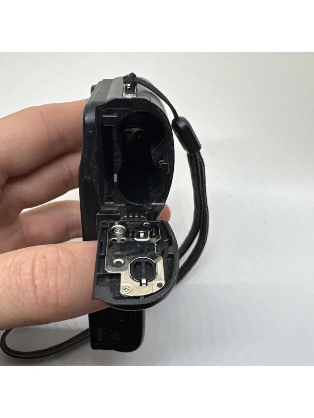 Nikon COOLPIX L30 20.1MP Compact Digital Camera Parts Only